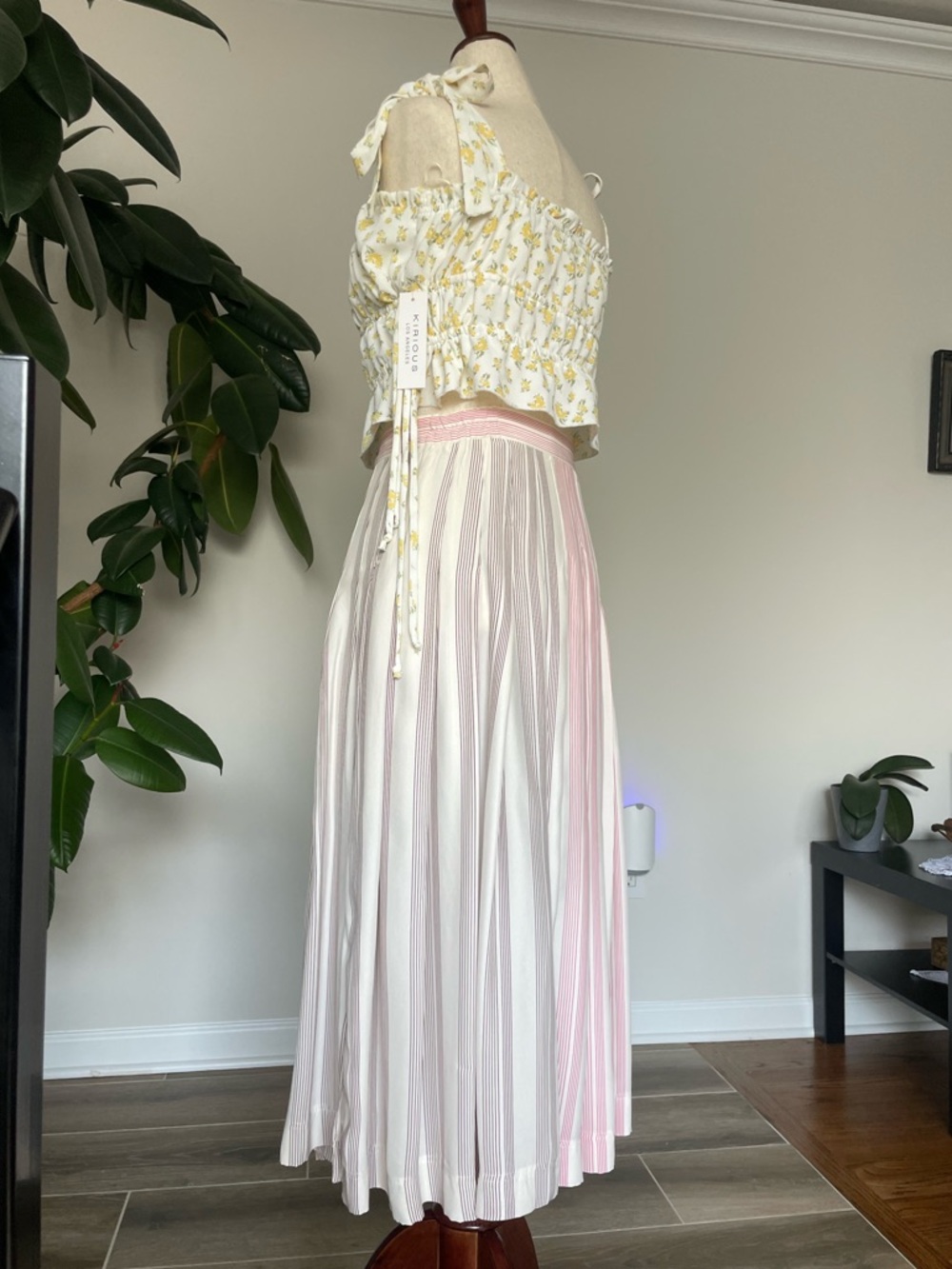 Striped Pink and Cream Button-Front Skirt, 100% silk and a  top, new with tags. - Picture 4 of 16